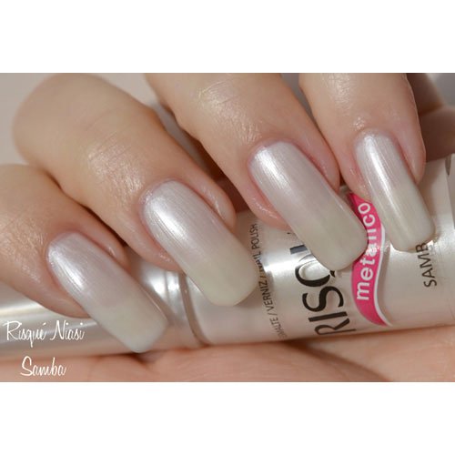 Esmalte de uñas Risqué Samba blanco metalizado 8ml